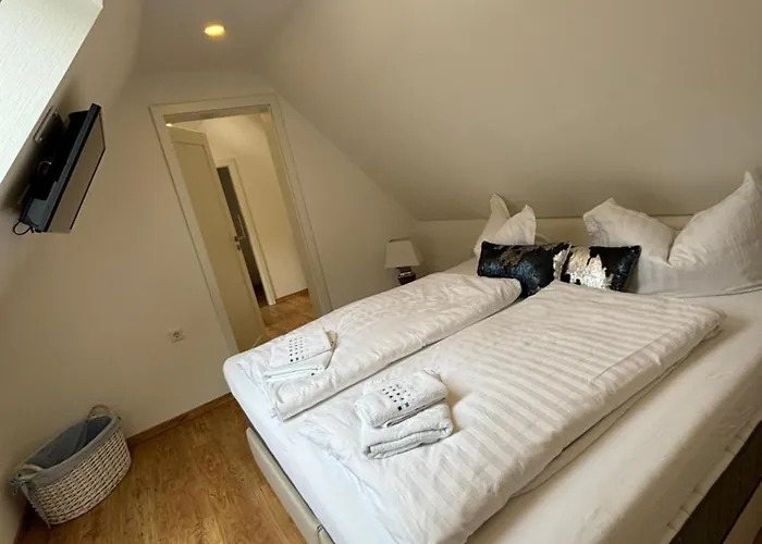 Holidayhaus Luetsche Апартаменты *